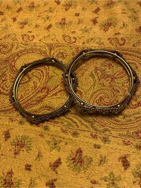 Gold-Tone Decorative Rhinestone Women’s Bangle Bracelet Set